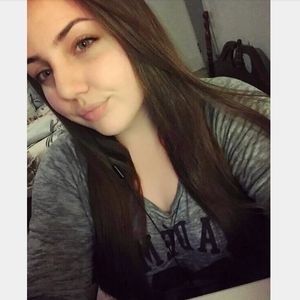 Meet your Posher, Desiree